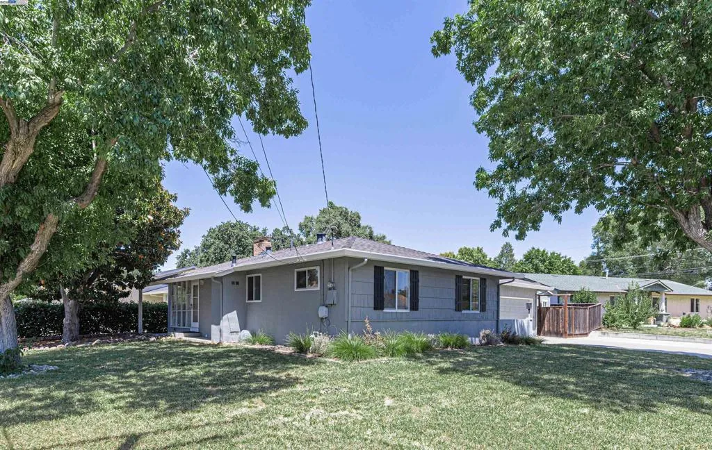 44 Duke Way, Pleasant Hill, California 94523 home-pic-2